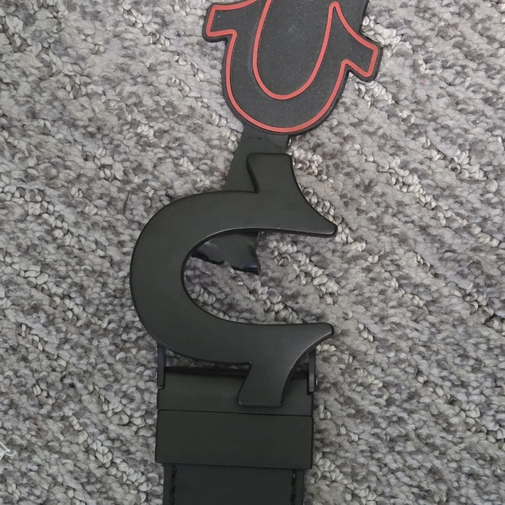 True Religion Mens Reversible Belt Black Tan Monogram Horseshoe Buckle Size 36‎